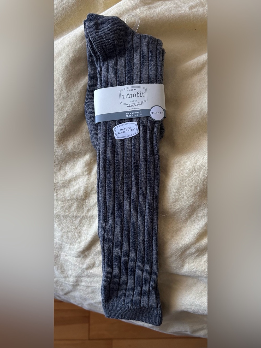 Trimfit Women's Knee High Ribbed Socks in Heather Gray